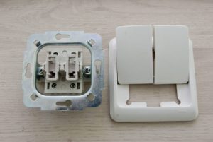Установка двухклавишного выключателя в Химках