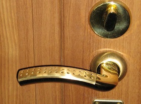 Замена дверной ручки входной двери в Химках