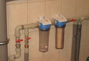 Установка проточного фильтра для воды в Химках
